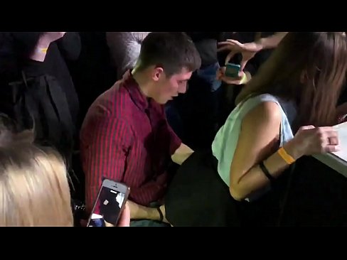 ❤️ Tinuod nga sekso sa usa ka nightclub sa Russia. Ang 18-anyos nga Ruso nga babaye sa anus ug puwerta nakighilawas sa usa ka nightclub ❌ Anal video sa pornograpiya ceb.sexonfire.ru ❤